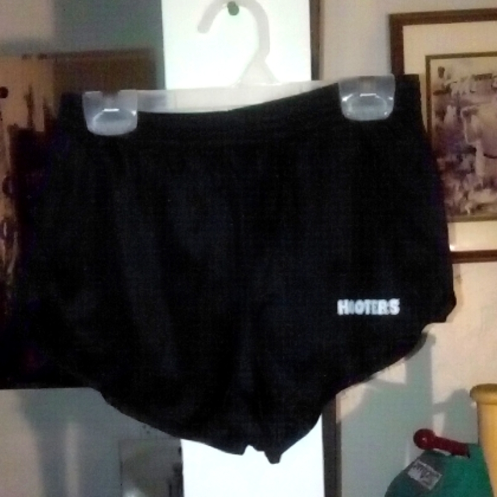 HOOTERS SHORTS!